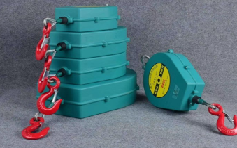 高處很危險(xiǎn),須有速差防墜器保安全