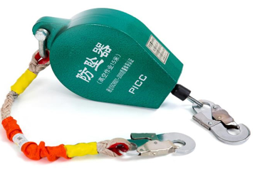 喝酒后不能再佩戴安全防墜器進(jìn)行高空作業(yè)